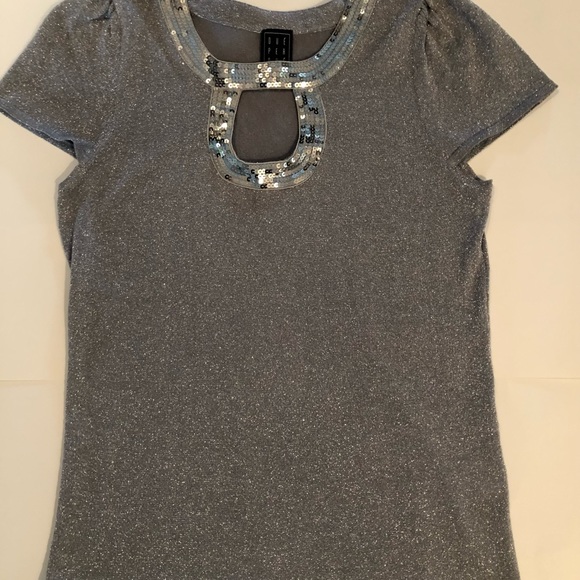 Top - Picture 2 of 3